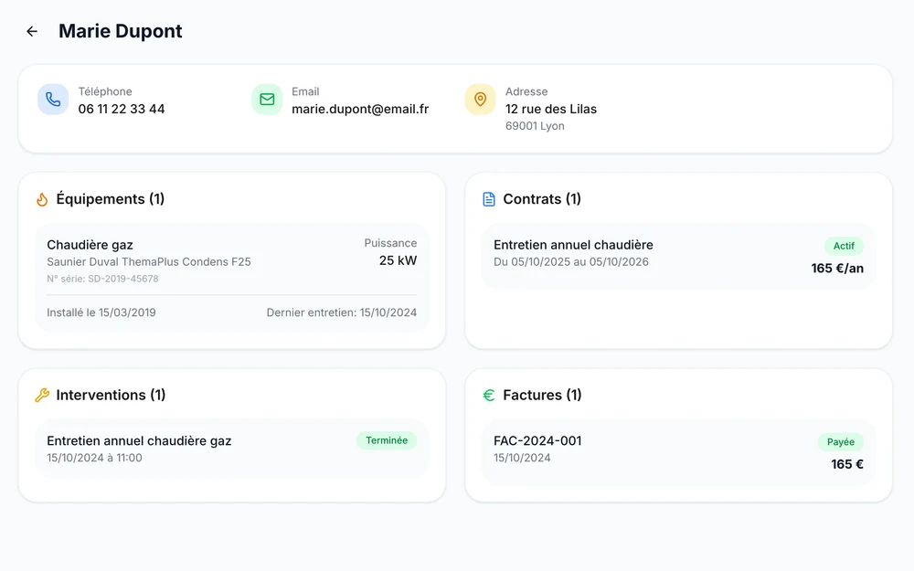 La fiche du premier client saisi : coordonnées, appareil, contrat, intervention et facture